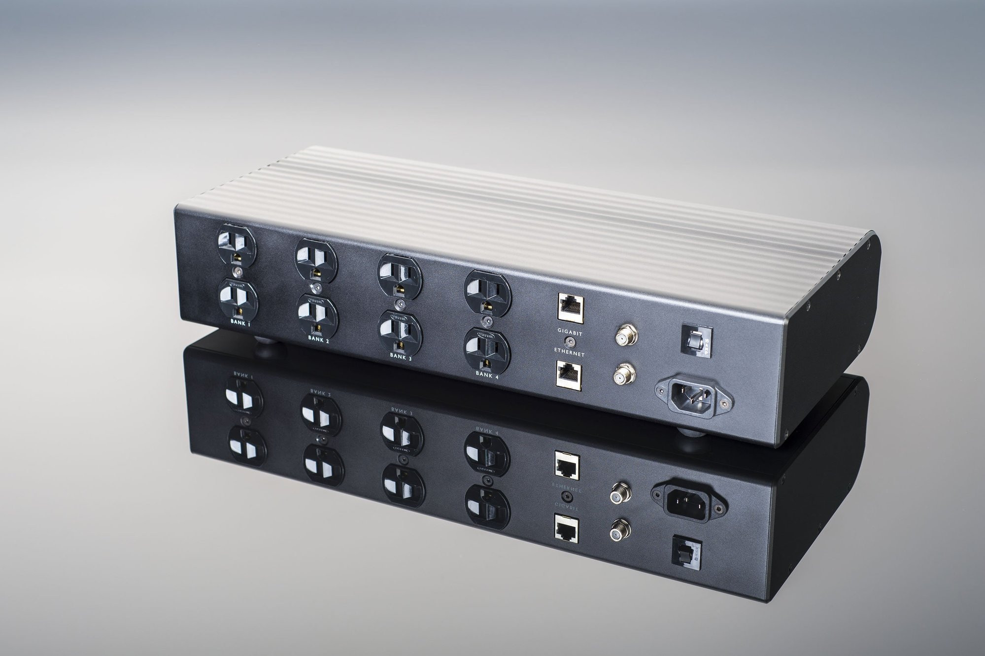 Auditorium Transparent Cable Powerwave + Zuleitung Netzfilter 6fach 230V + LAN 286960 - 4