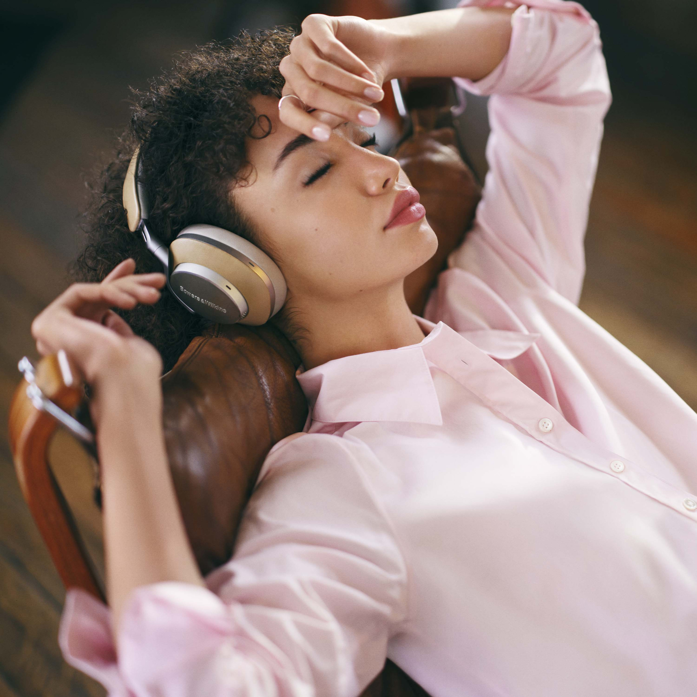 Auditorium Bowers & Wilkins PX8 Over-Ear Kopfhörer 295401 - 14