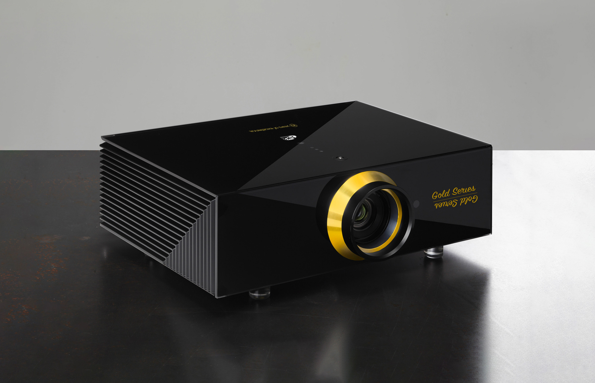 Auditorium SIM2 Projektoren Crystal 4 SH Gold  208704 - 2
