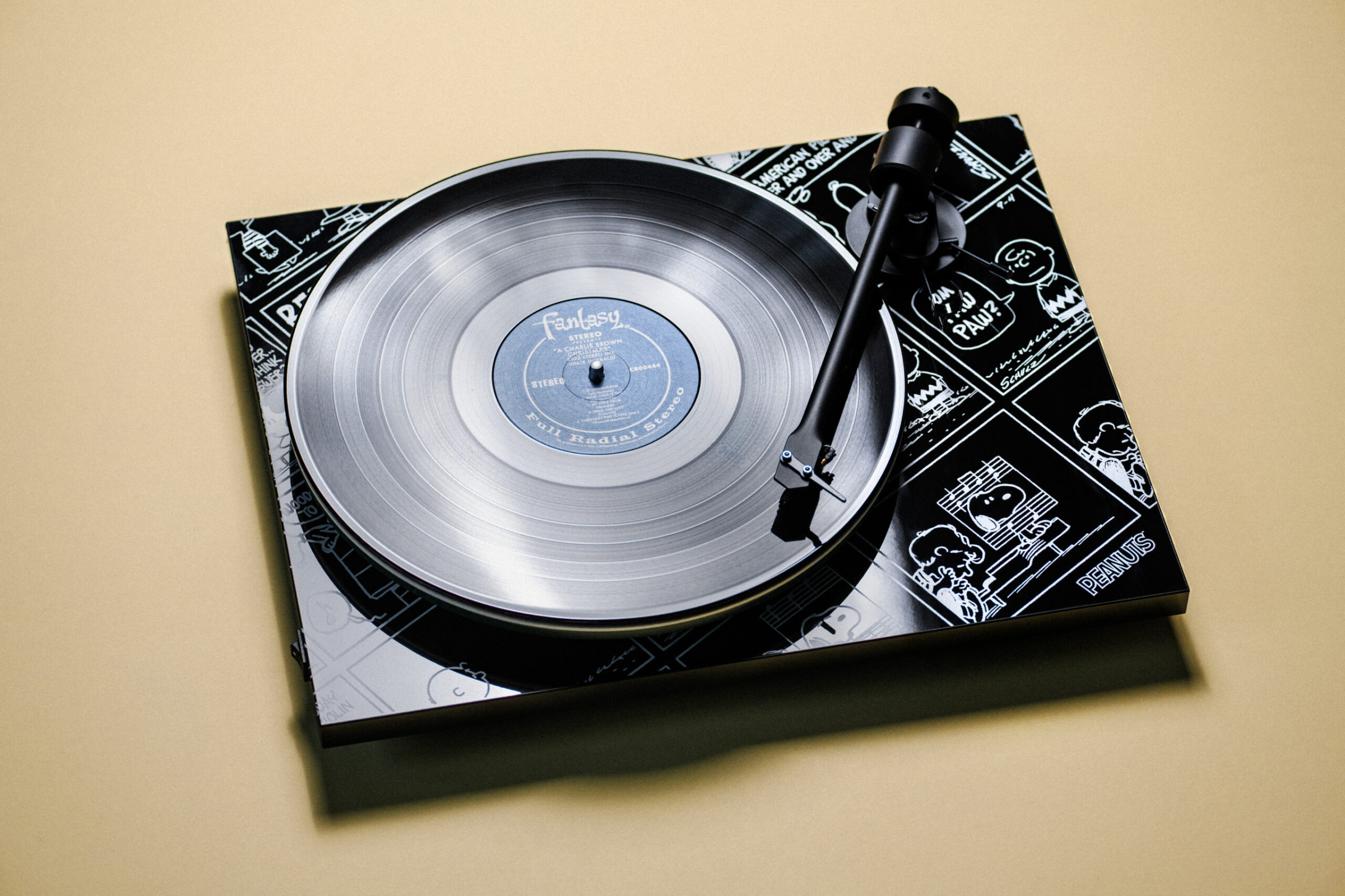 Auditorium Pro-Ject Peanuts Special Edition Plattenspieler mit OM 5E 209524 - 4