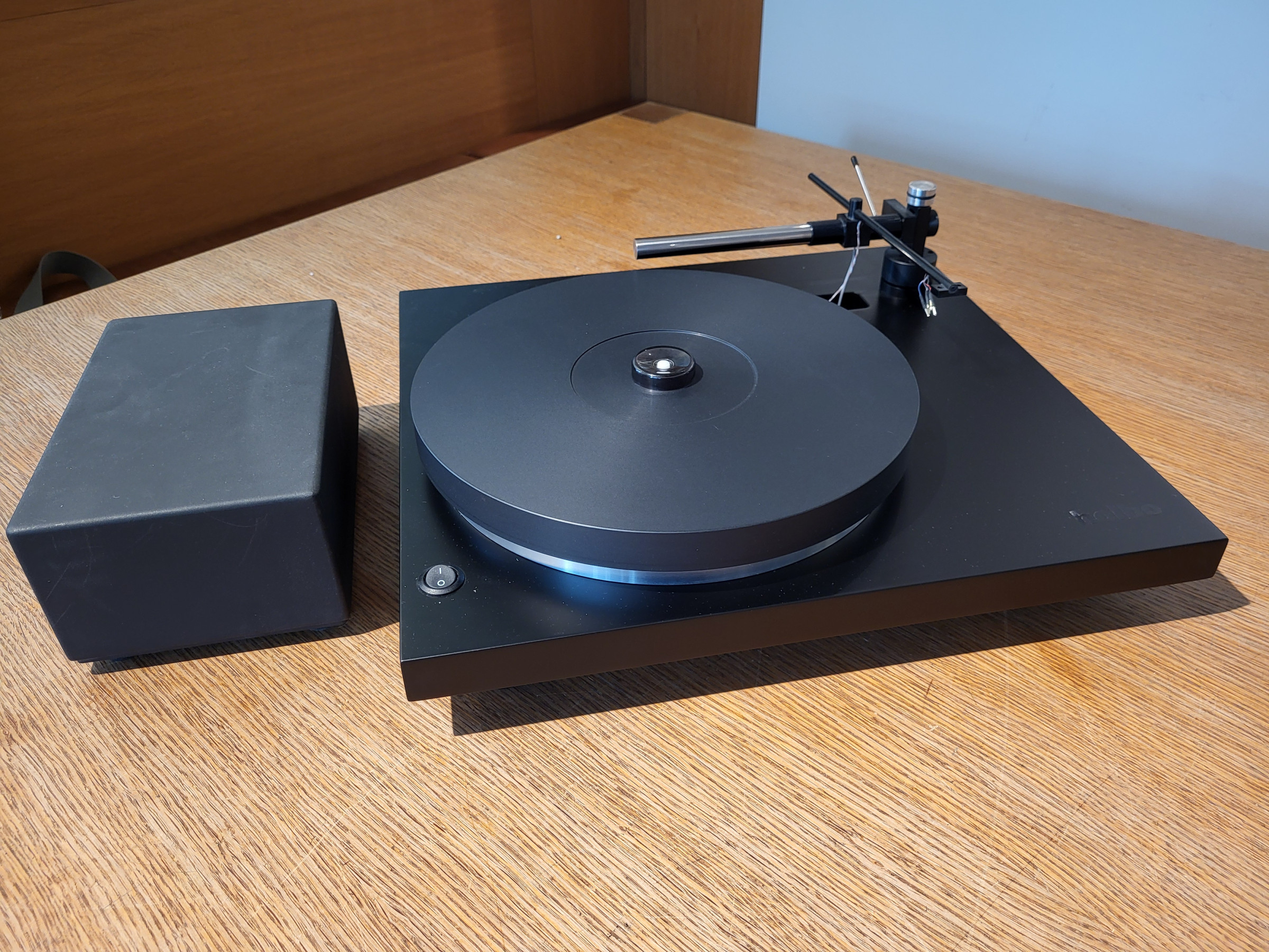 Auditorium Diverse Holbo Air Bearing Plattenspieler 209373 - 1