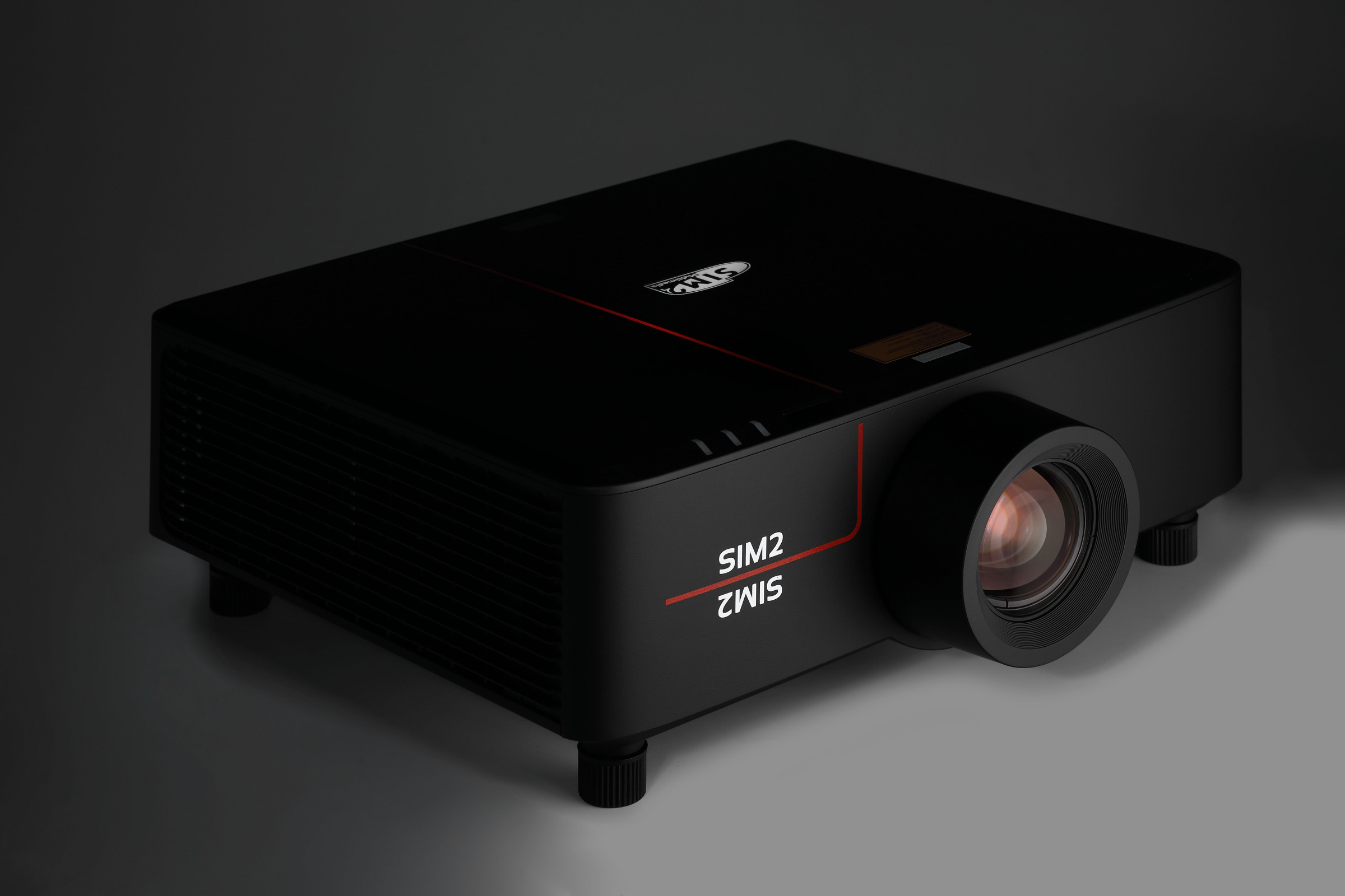Auditorium SIM2 Projektoren UltraNero 4 4K DLP-Videoprojektor 209208 - 3