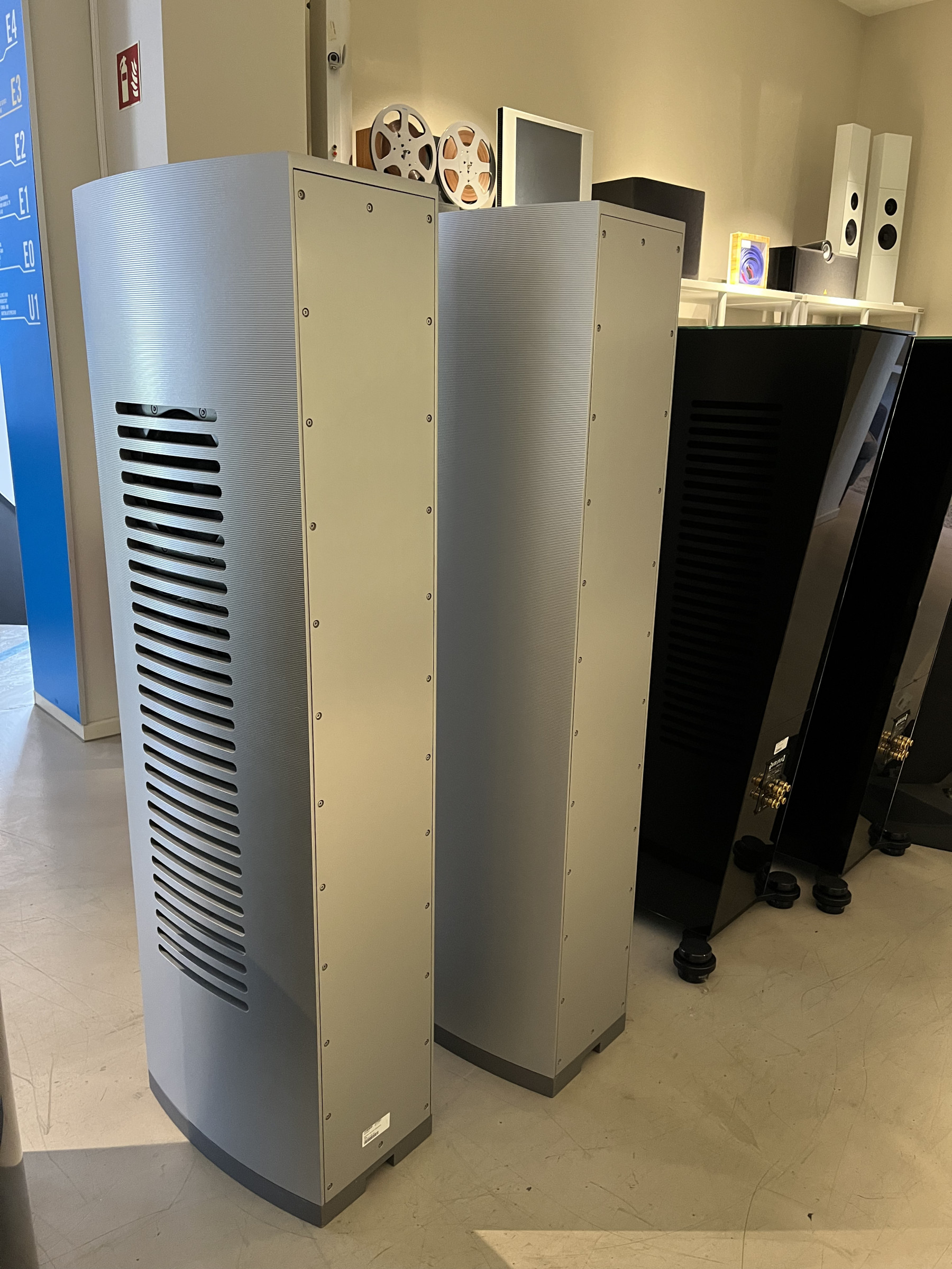 Auditorium Burmester B80 MKII High End Lautsprecher Silber 217591 - 2