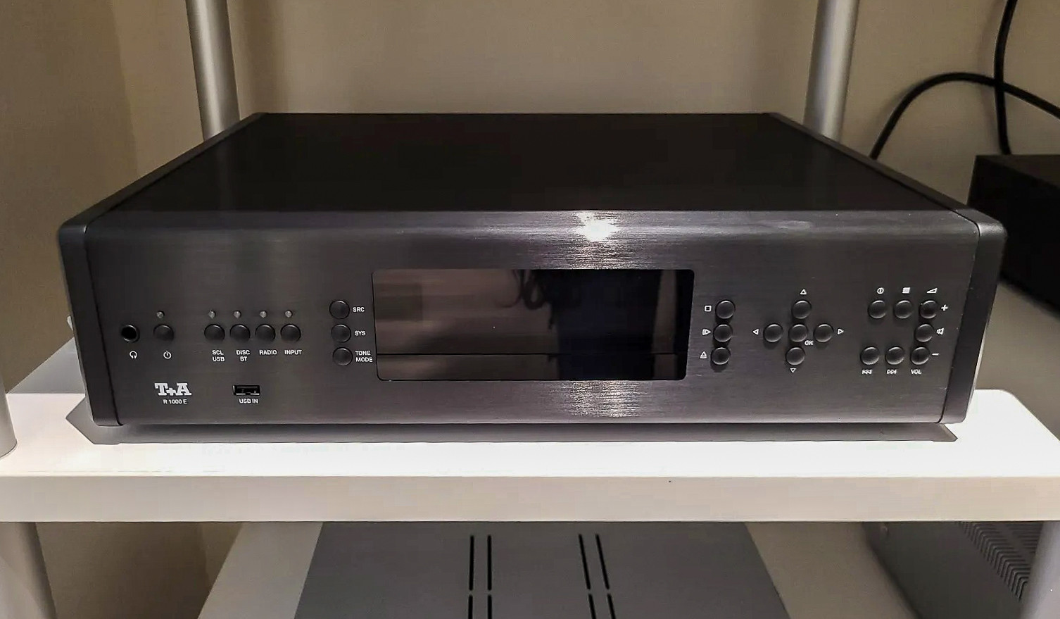 Auditorium T+A R1000E All-in-One Receiver  210062 - 1