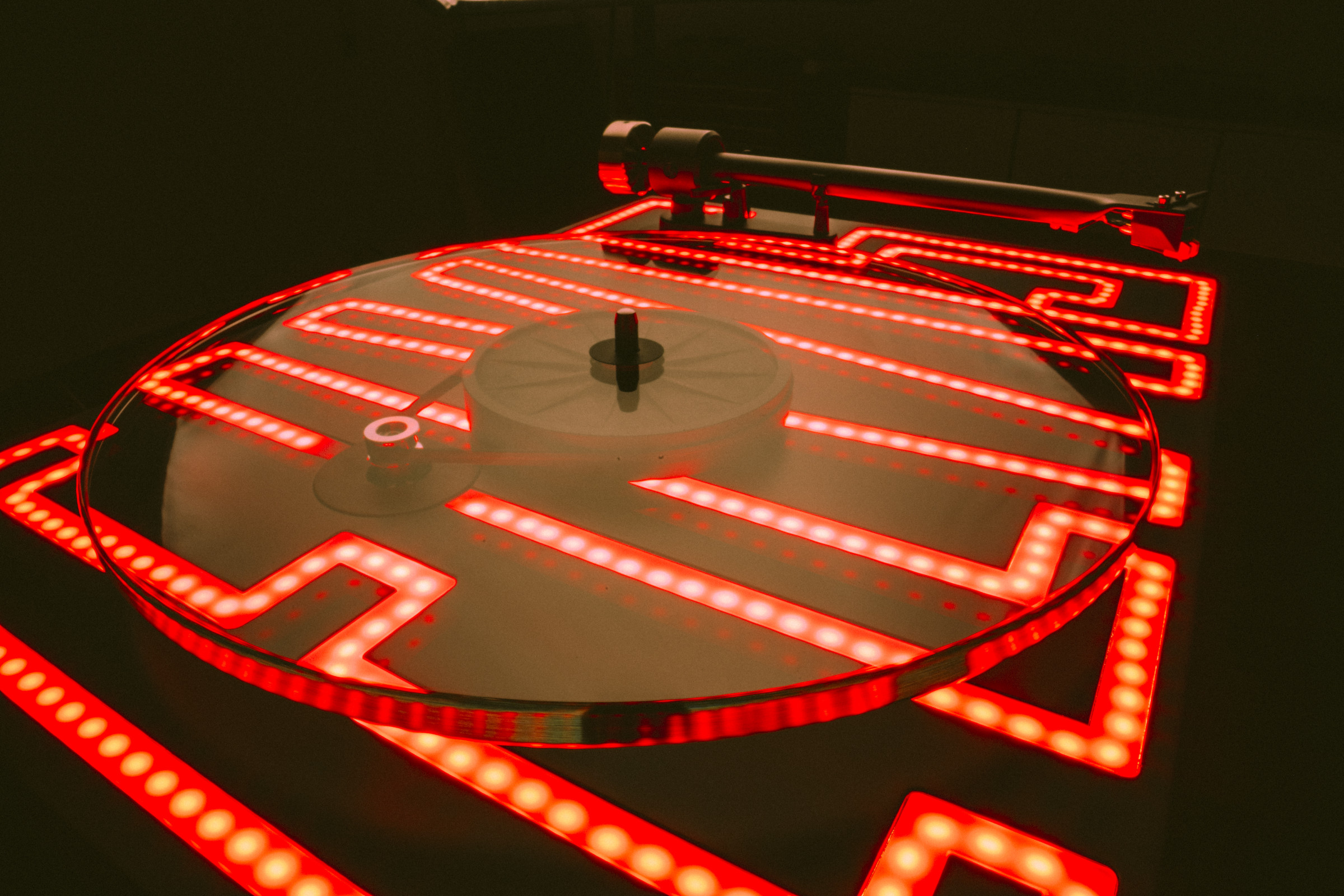 Auditorium Pro-Ject Elvis Plattenspieler Limitierte Sonderedition 213660 - 5