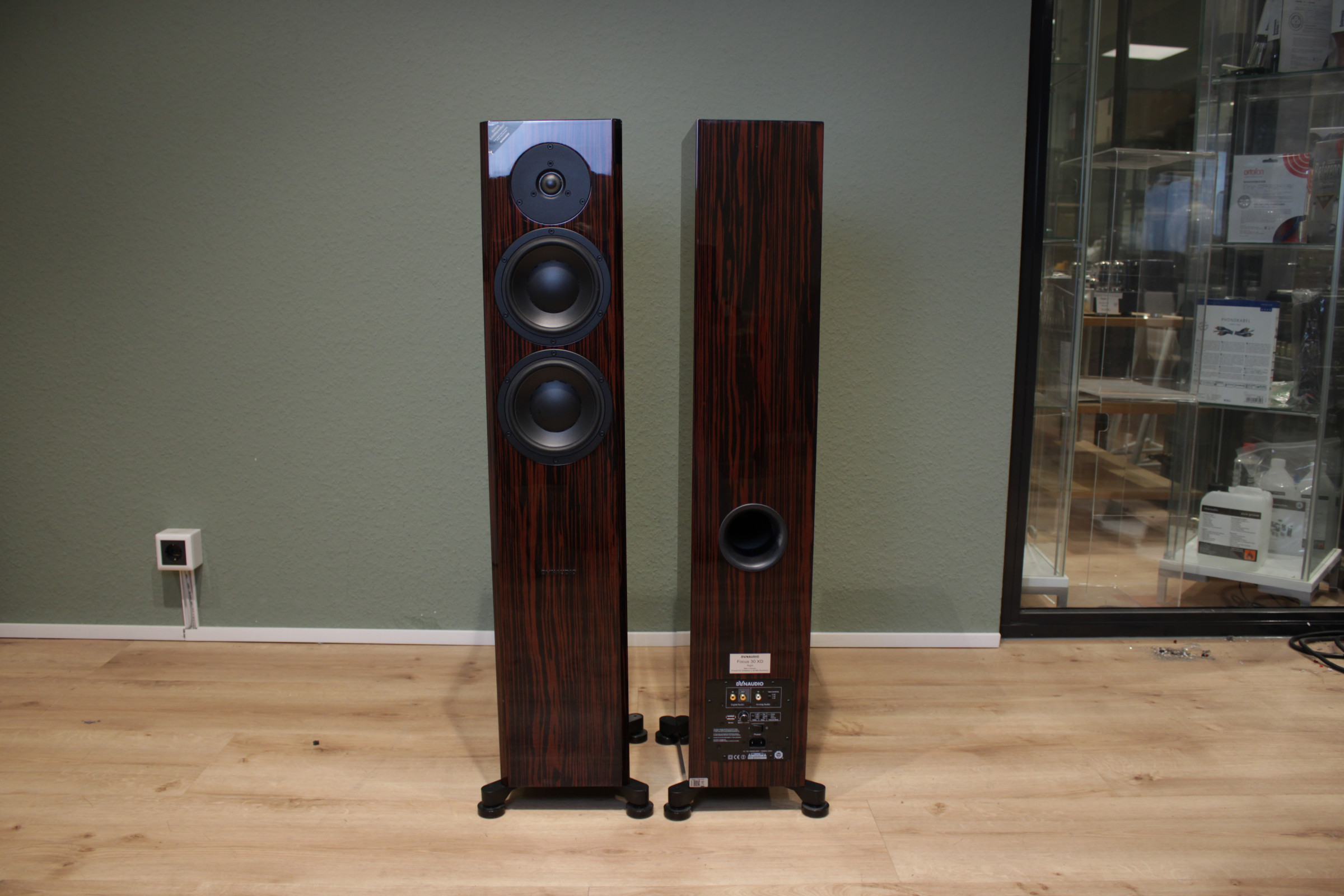 Auditorium Dynaudio Focus 30 XD Hochglanz-Lack Palisander 211823 - 1