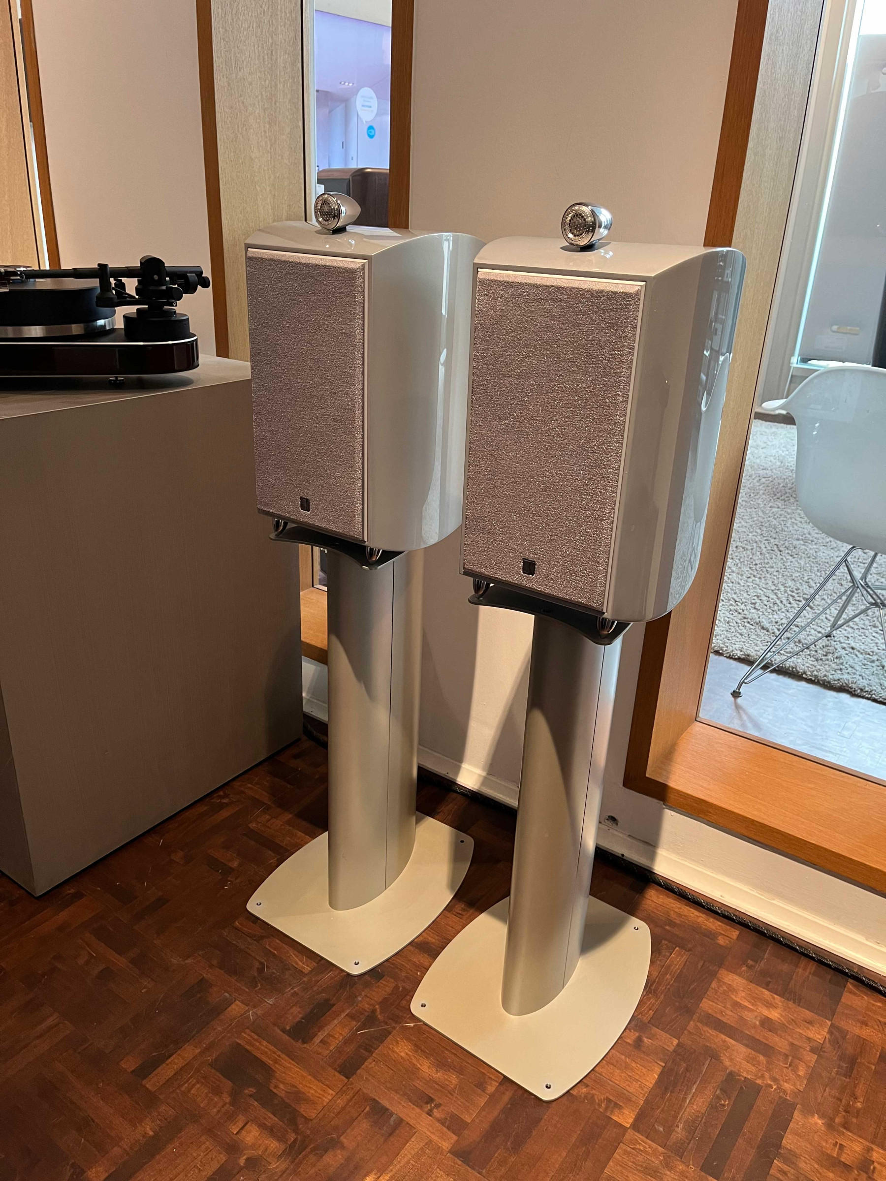 Auditorium KEF XQone incl. Ständer silber 217051 - 1
