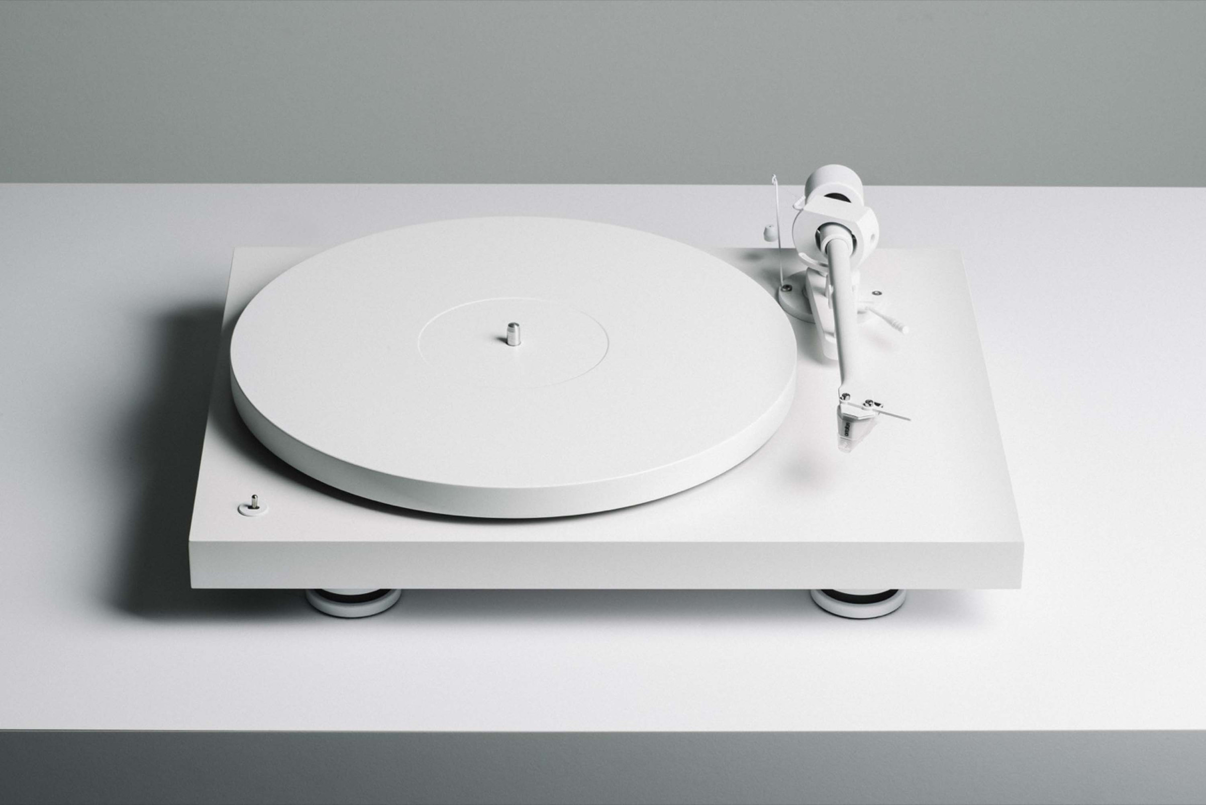 Auditorium Pro-Ject Debut Pro mit Ortofon 2M White Tonabnehmer, White Edition 297082 - 3