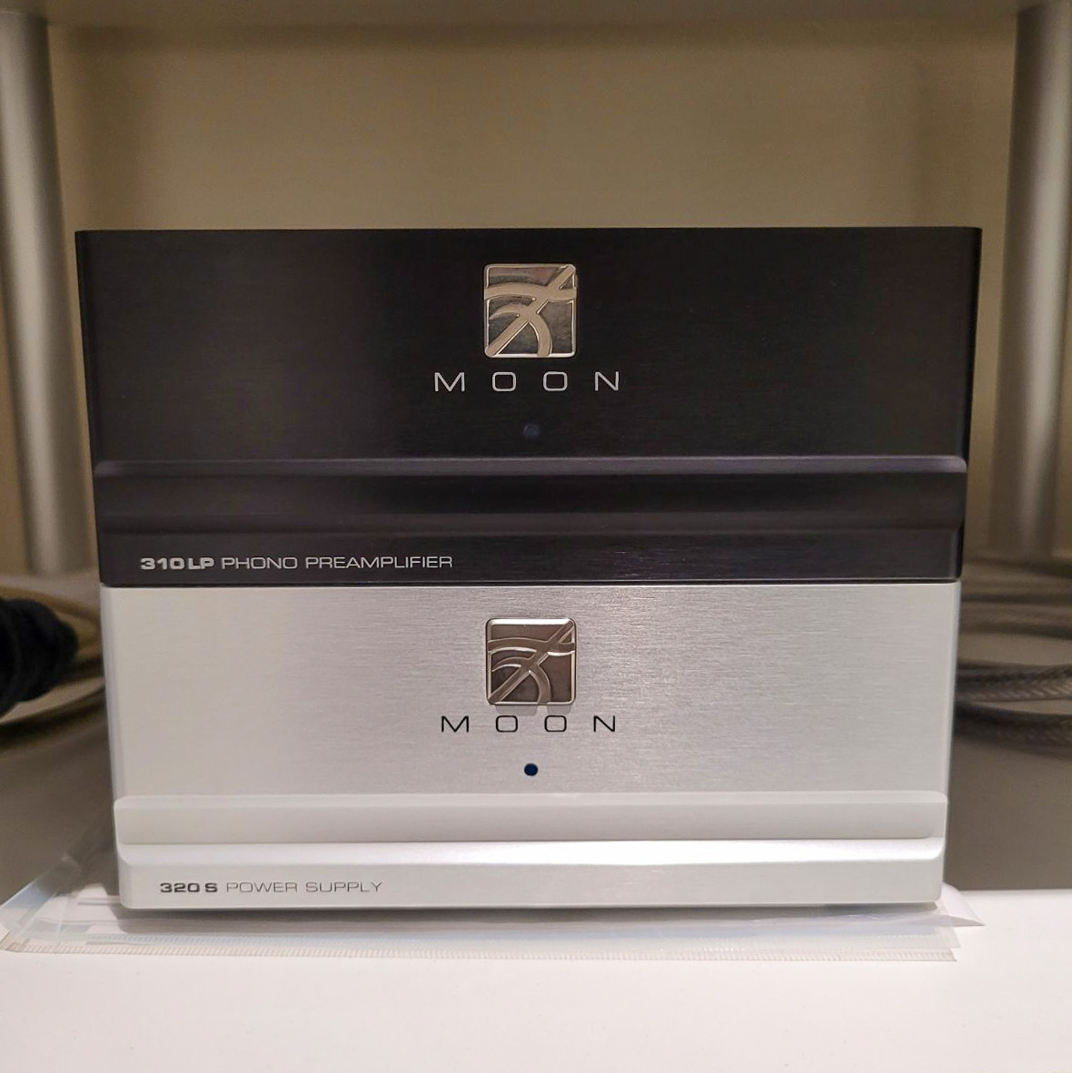 Auditorium Diverse Simaudio Moon 310LP Phonostufe und 320s Netzteil 212993 - 1