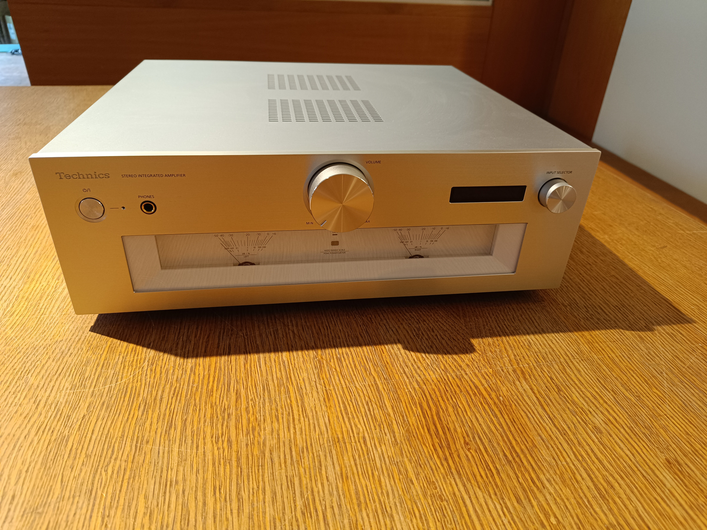 Auditorium Technics SU-G700 Grand Class Audio Stereo-Vollverstärker silber 214066 - 1