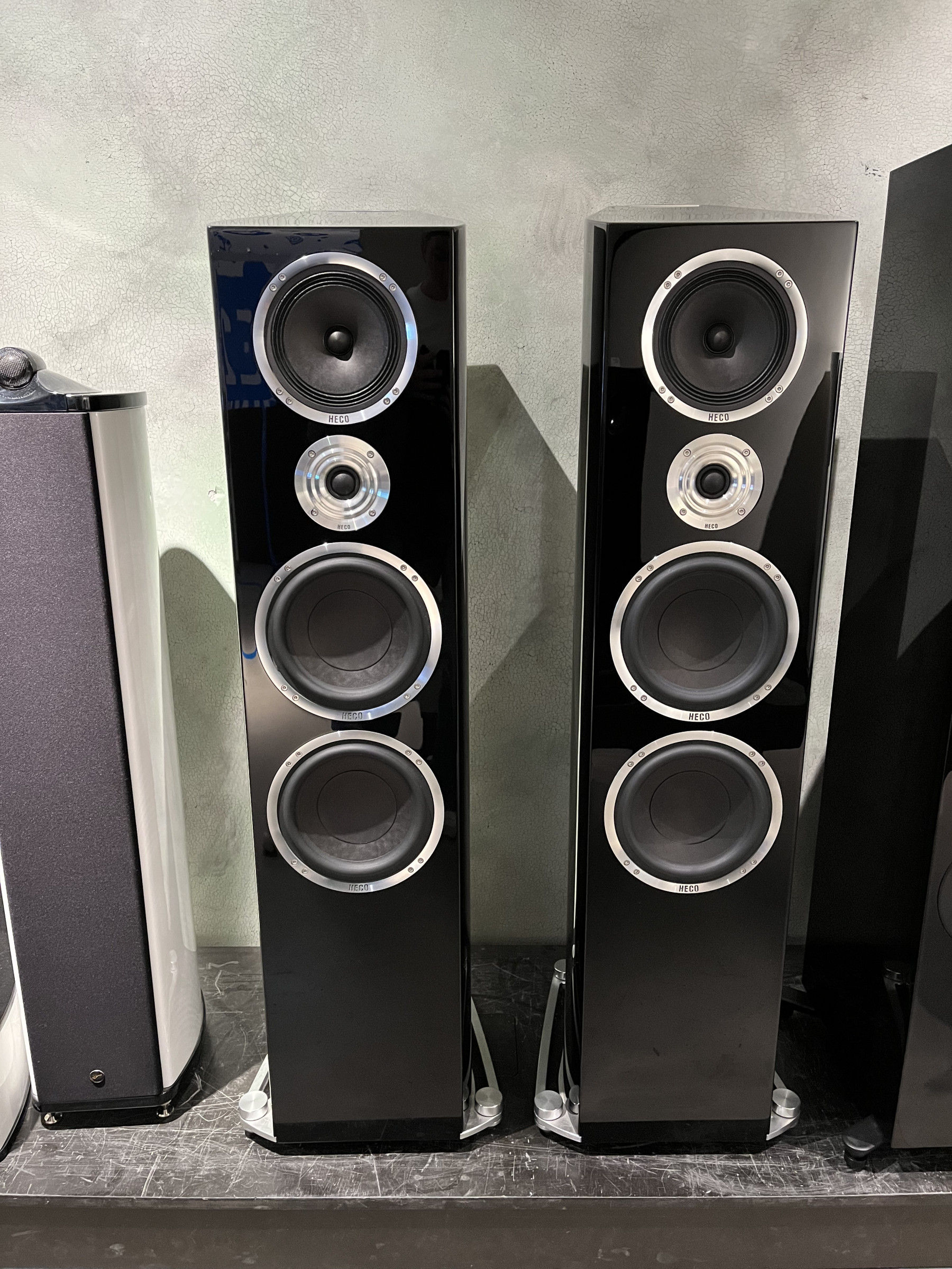 Auditorium Diverse Heco Celan Revolution 9 schwarz 217624 - 1