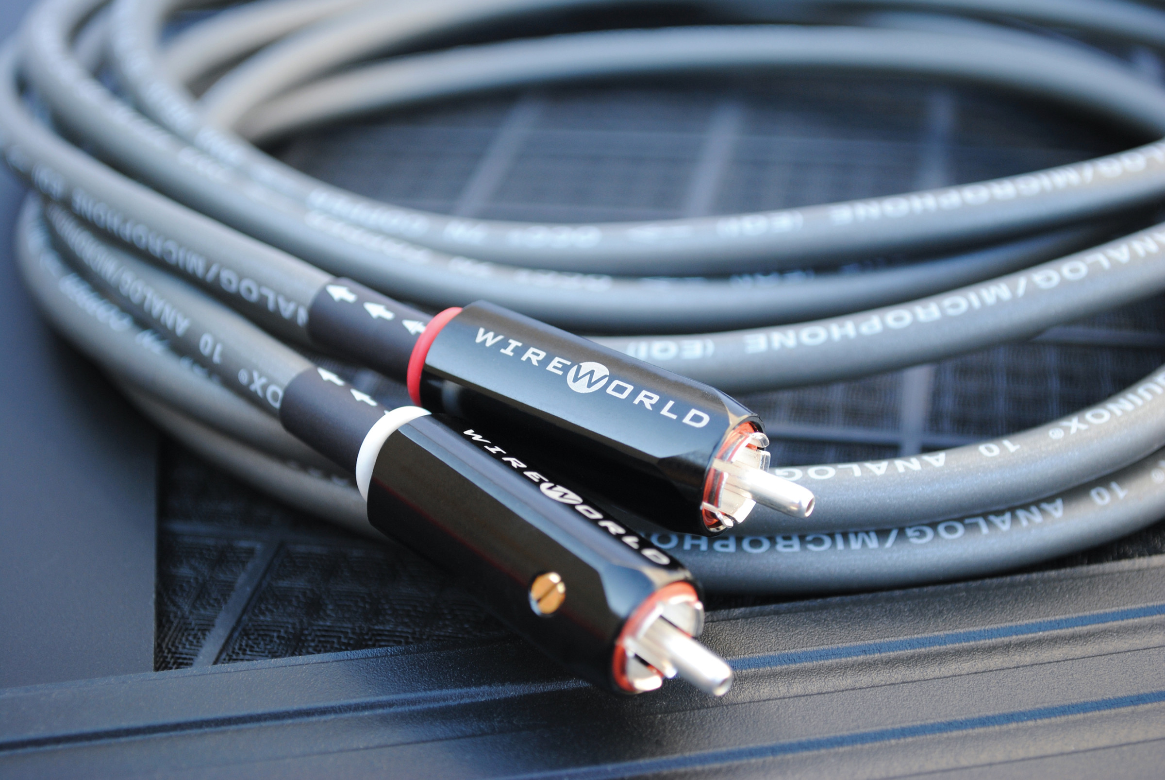 Auditorium Wireworld Cable Equinox 10 Interconnect RCA 208845 - 2