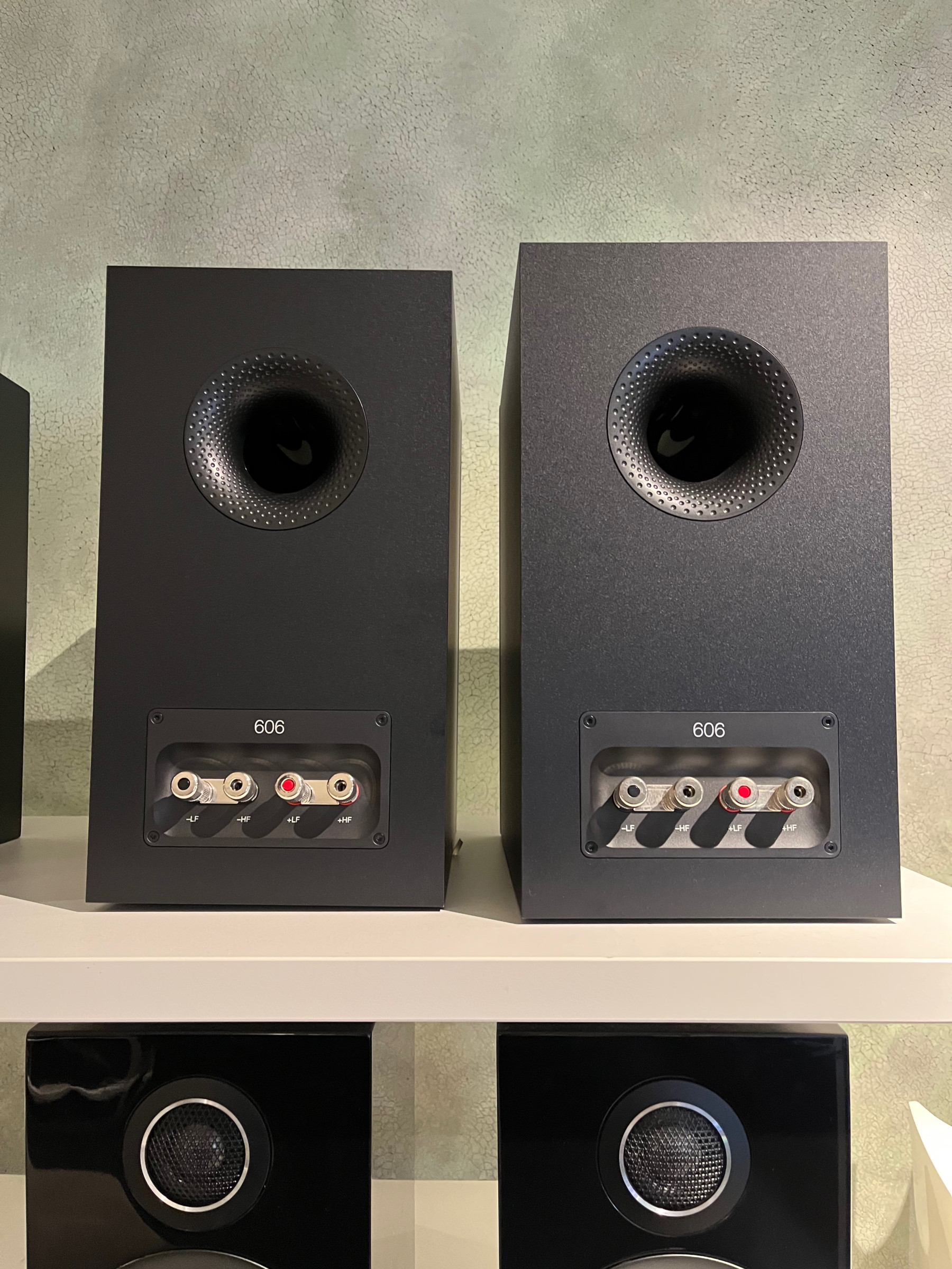 Auditorium Bowers & Wilkins 606 S3 Kompaktlautsprecher Schwarz 218987 - 3