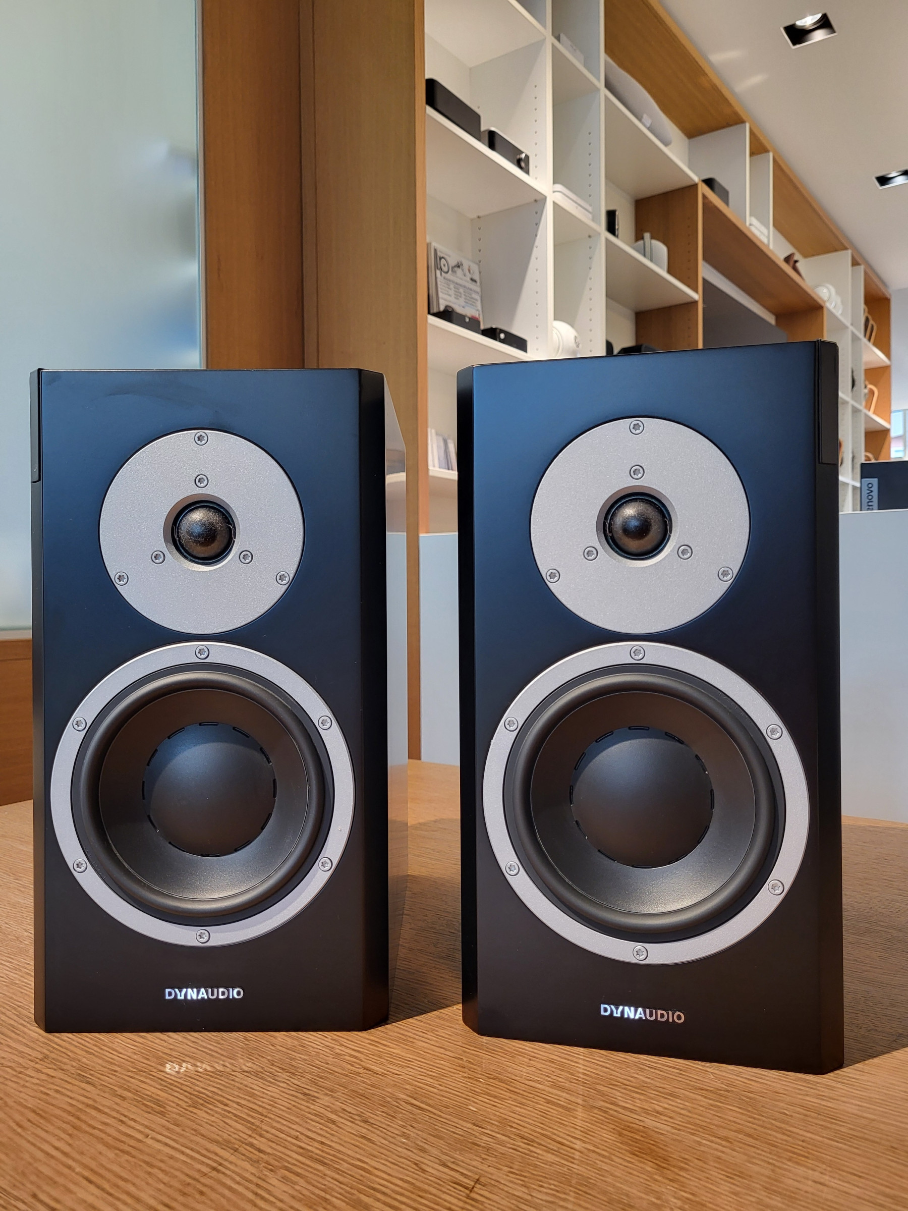 Auditorium Dynaudio Focus 200XD Kompaktlautsprecher 209977 - 1