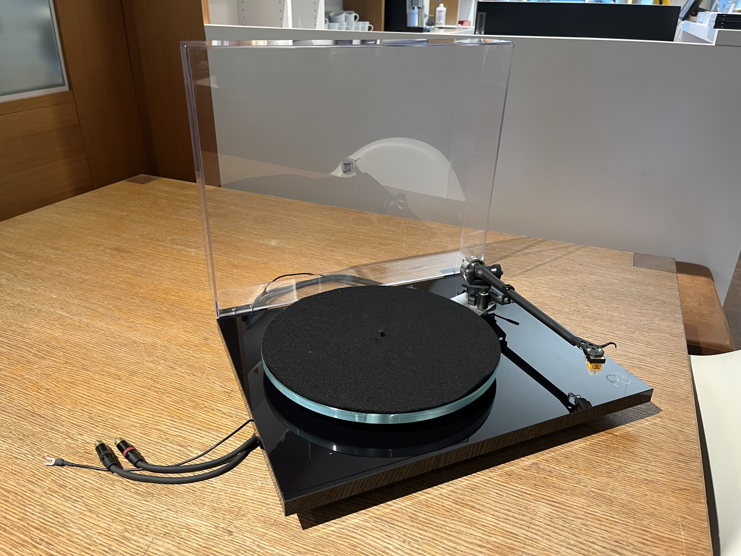 Auditorium Rega Planar 3 mit Nagaoka MP 110 213832 - 1 Auditorium Rega Planar 3 mit Nagaoka MP 110 213832 - 1