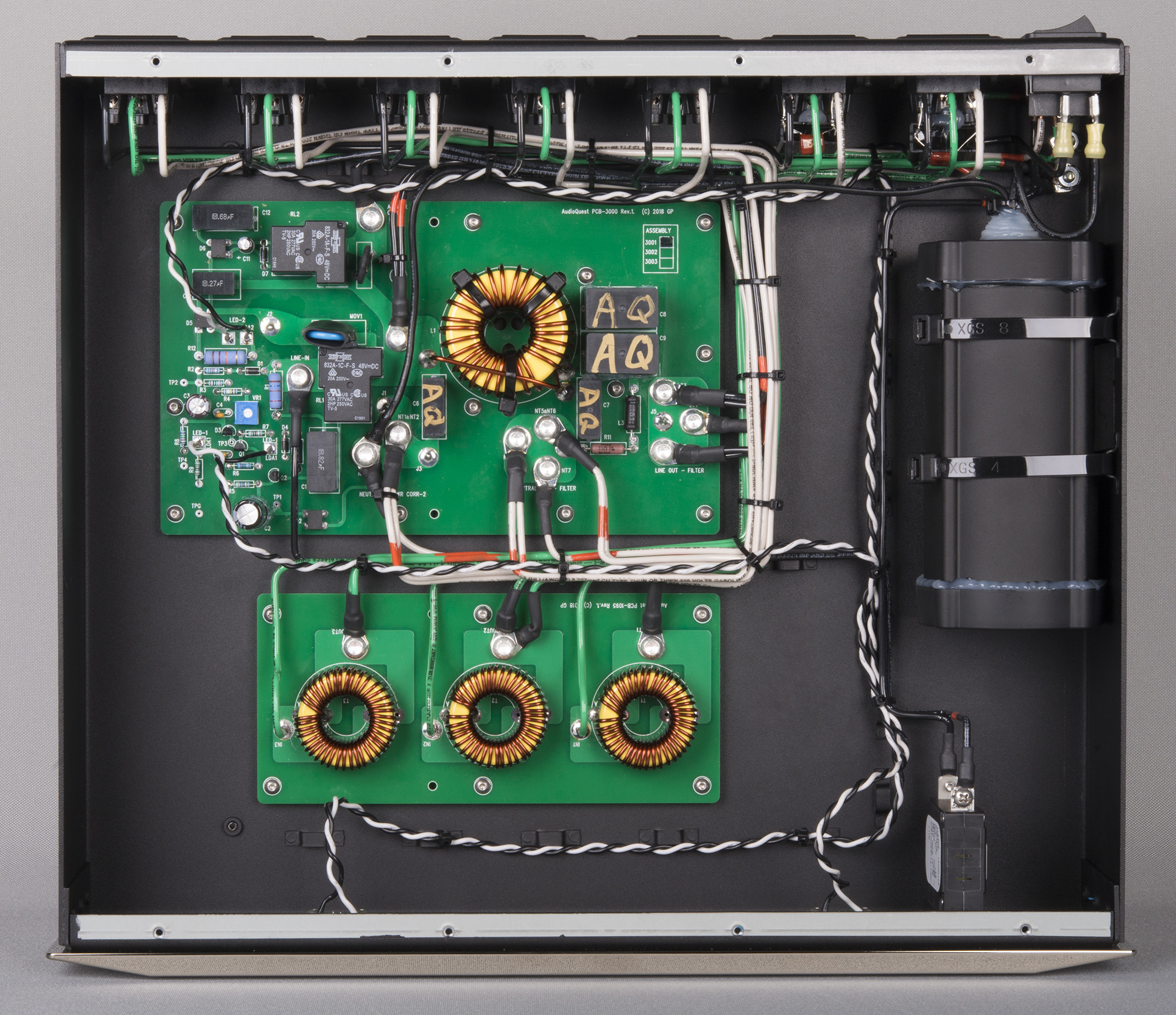Auditorium Audioquest Niagara 3000 Spannungsfilter mit 2m Jaws C13 Netzkabel 215068 - 3