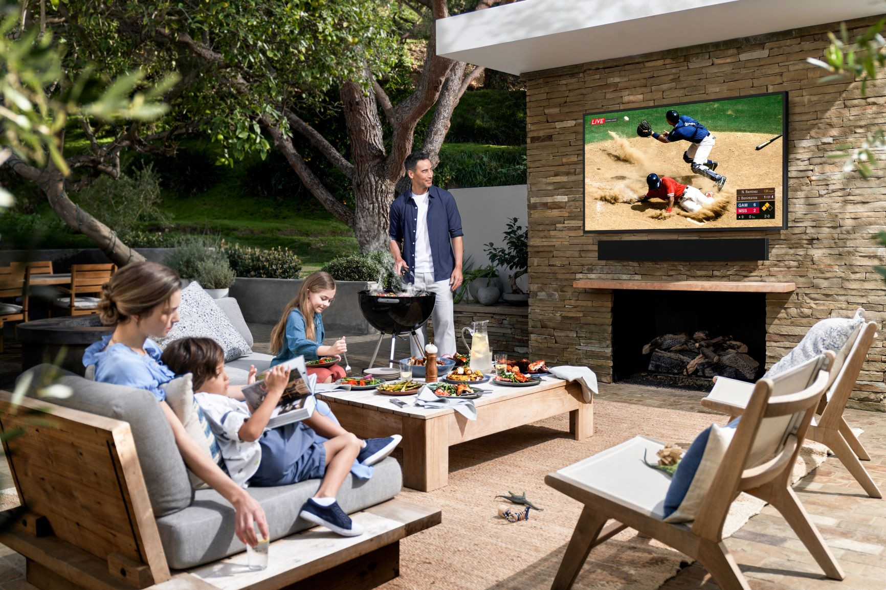 Auditorium Samsung GQ75LST7TCUXZG Outdoor TV 4K QLED HDR 4000 The Terrace 288642 - 4