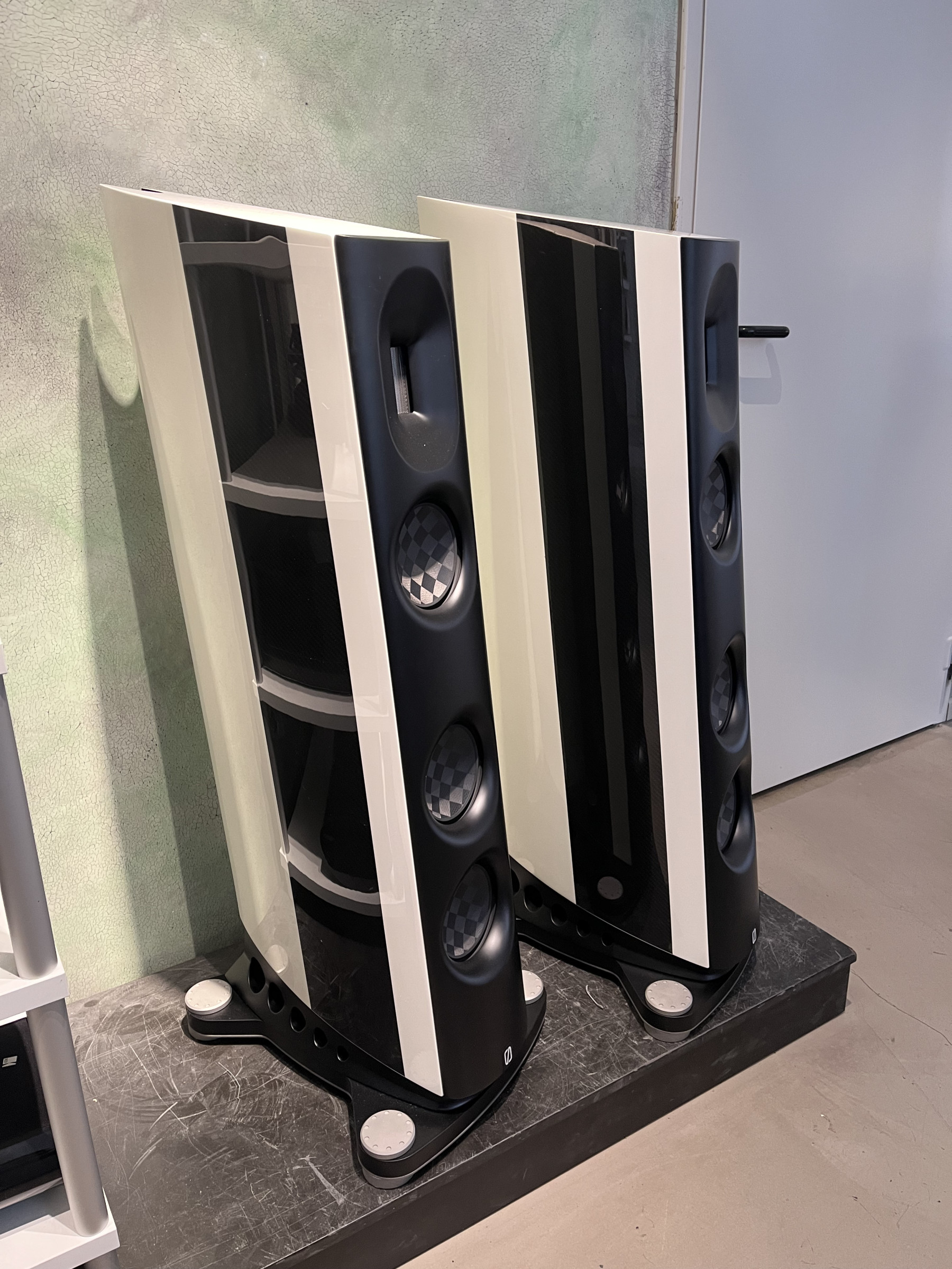 Auditorium Diverse Boressen C2  Standlautsprecher 215571 - 1