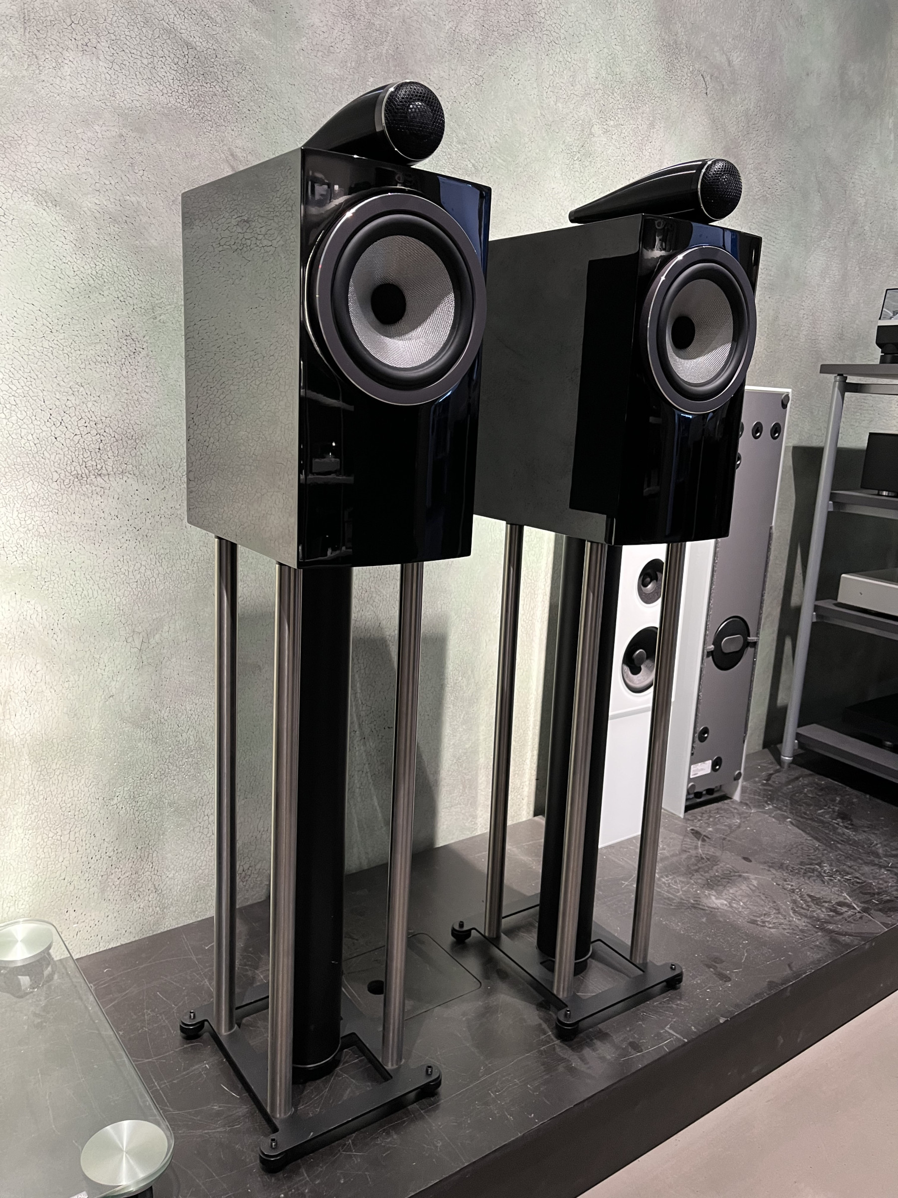 Auditorium Bowers & Wilkins Bowers and Wilkins 705 S3  214842 - 2