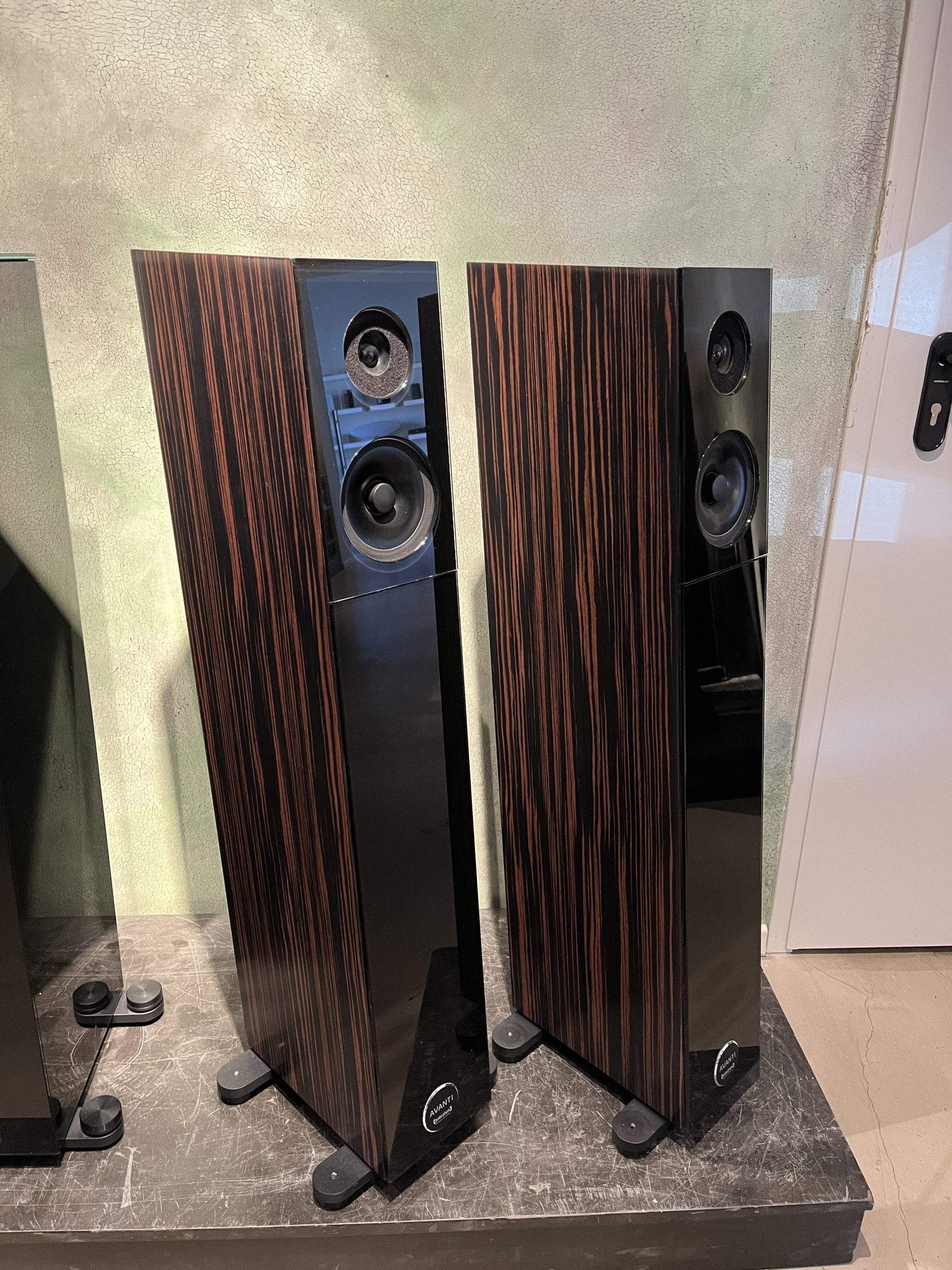 Auditorium audio physic Avanti 8 Lautsprecher Ebony Sondermaß / inkl. VCF II Mag 216418 - 1