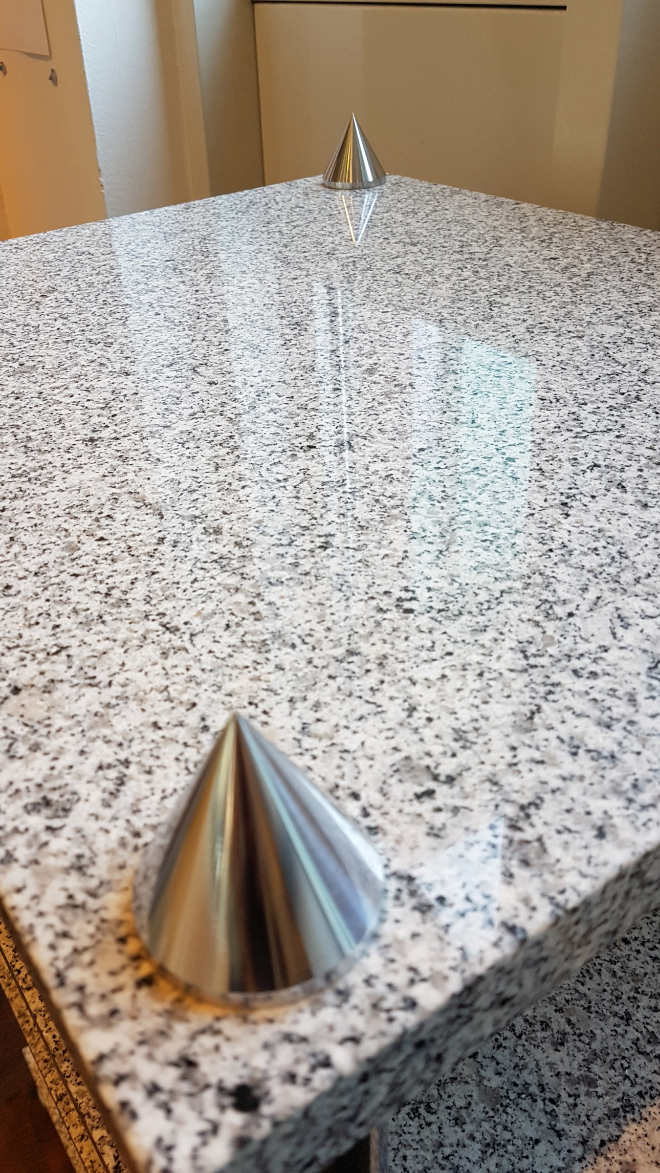 Auditorium Diverse Stone-Rack HiFi-Rack heller Granit/ Chrom Stahl 220621 - 9