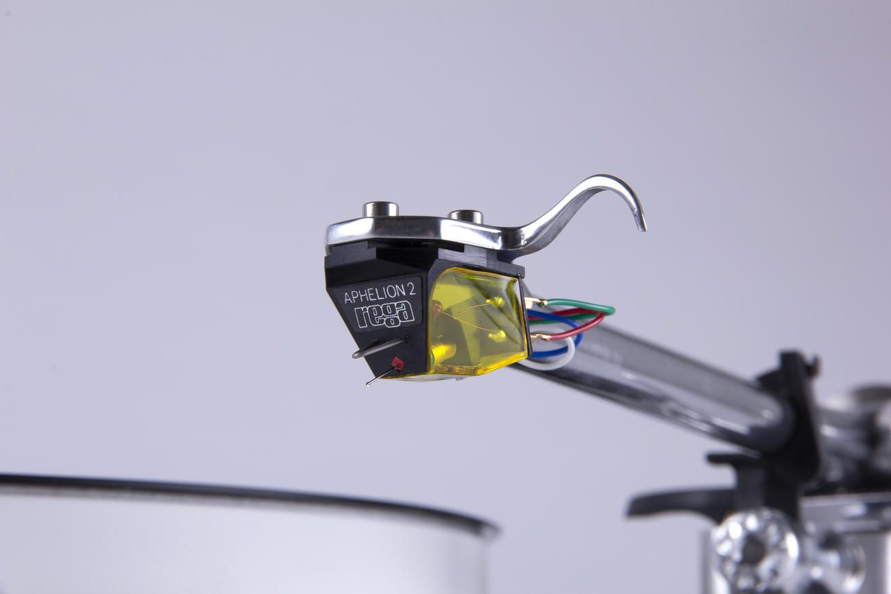 Auditorium Rega Planar 10 mit RB 3000, Aphelion-2 & P10 PSU 288929 - 2