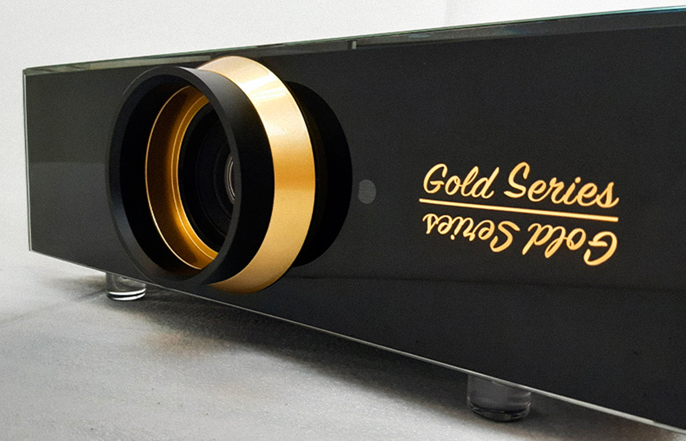 Auditorium SIM2 Projektoren Crystal 4 SH Gold  208704 - 4