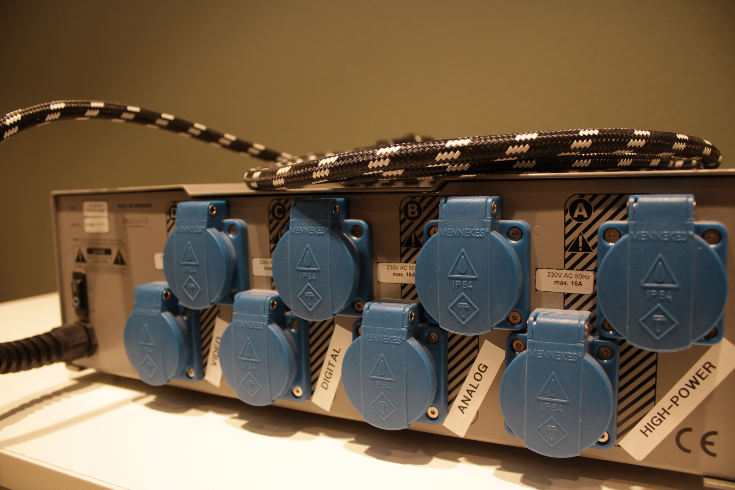 Auditorium In-Akustik AC - A 2016 aktiver Stromverteiler 211947 - 5