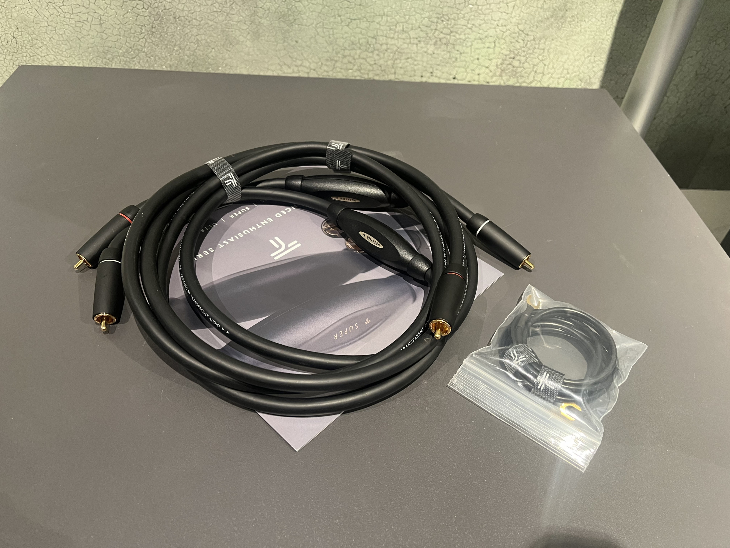 Auditorium Transparent Cable Plus Phono 2m Phono Kabel 215396 - 1
