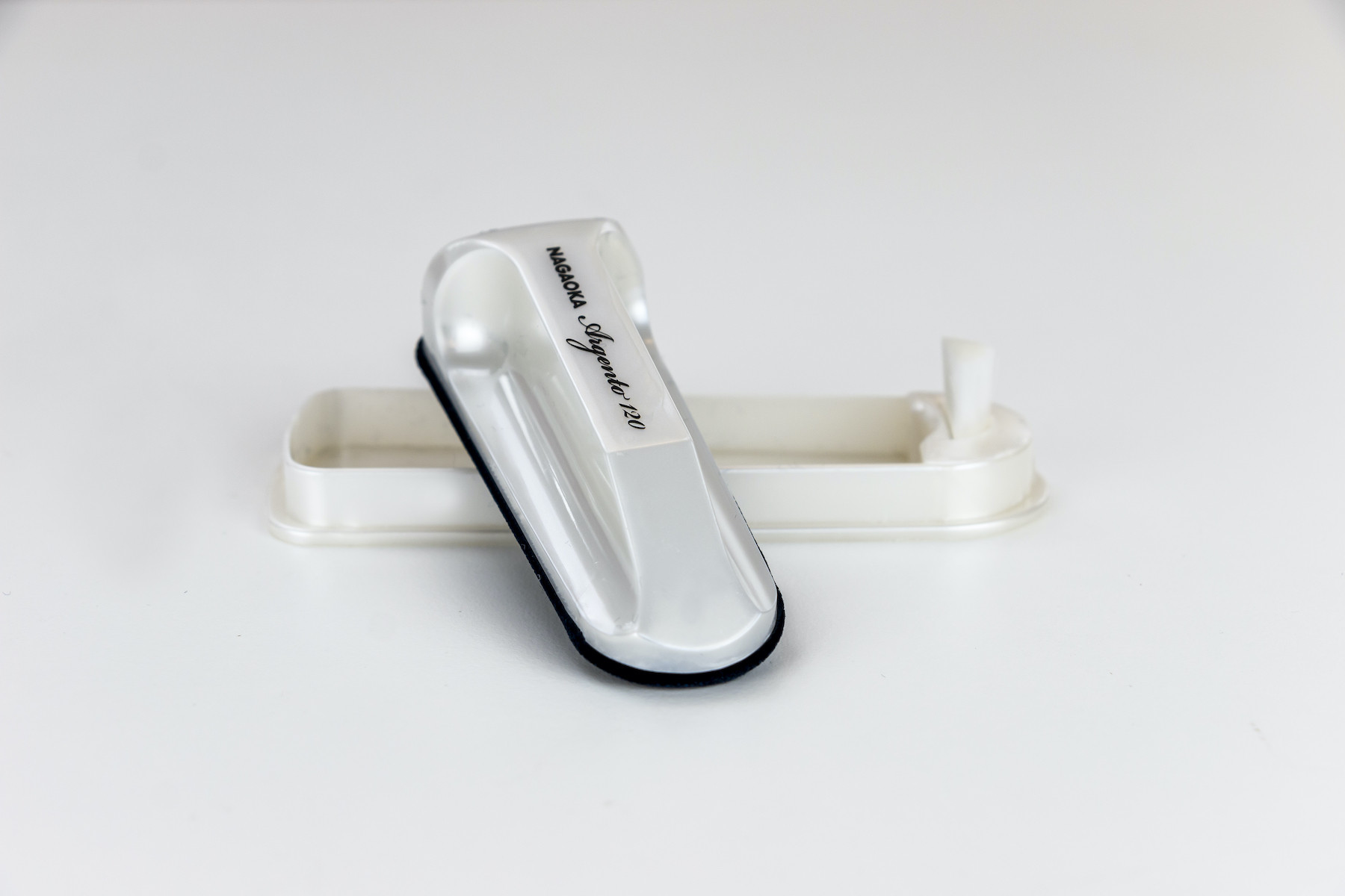 Auditorium Nagaoka CL-120 Samtbürste Argento 288767 - 1 Auditorium Nagaoka CL-120 Samtbürste Argento 288767 - 1