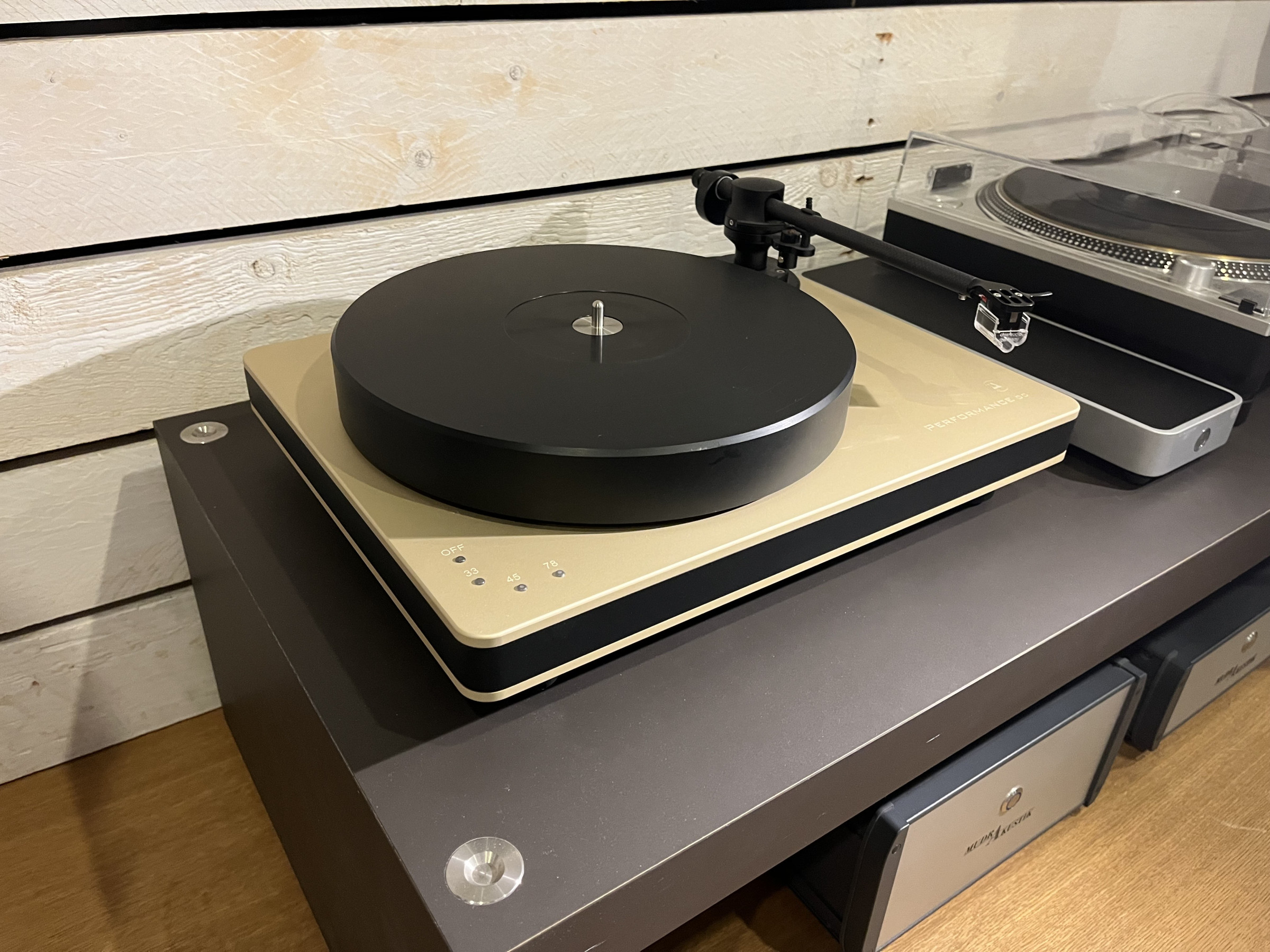Auditorium Clearaudio Performance DC rosegold/swz Tracer/Charisma MM 281710 - 1