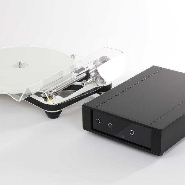 Auditorium Rega Planar 10 mit RB 3000, Aphelion-2 & P10 PSU 299810 - 5