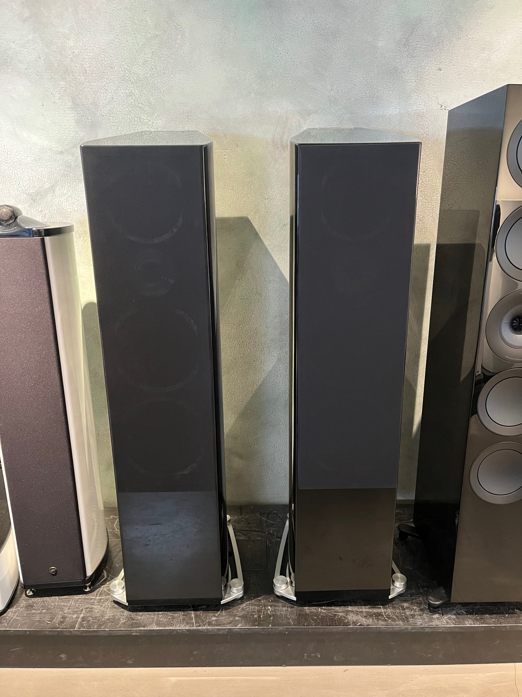 Auditorium Diverse Heco Celan Revolution 9 schwarz 217624 - 2