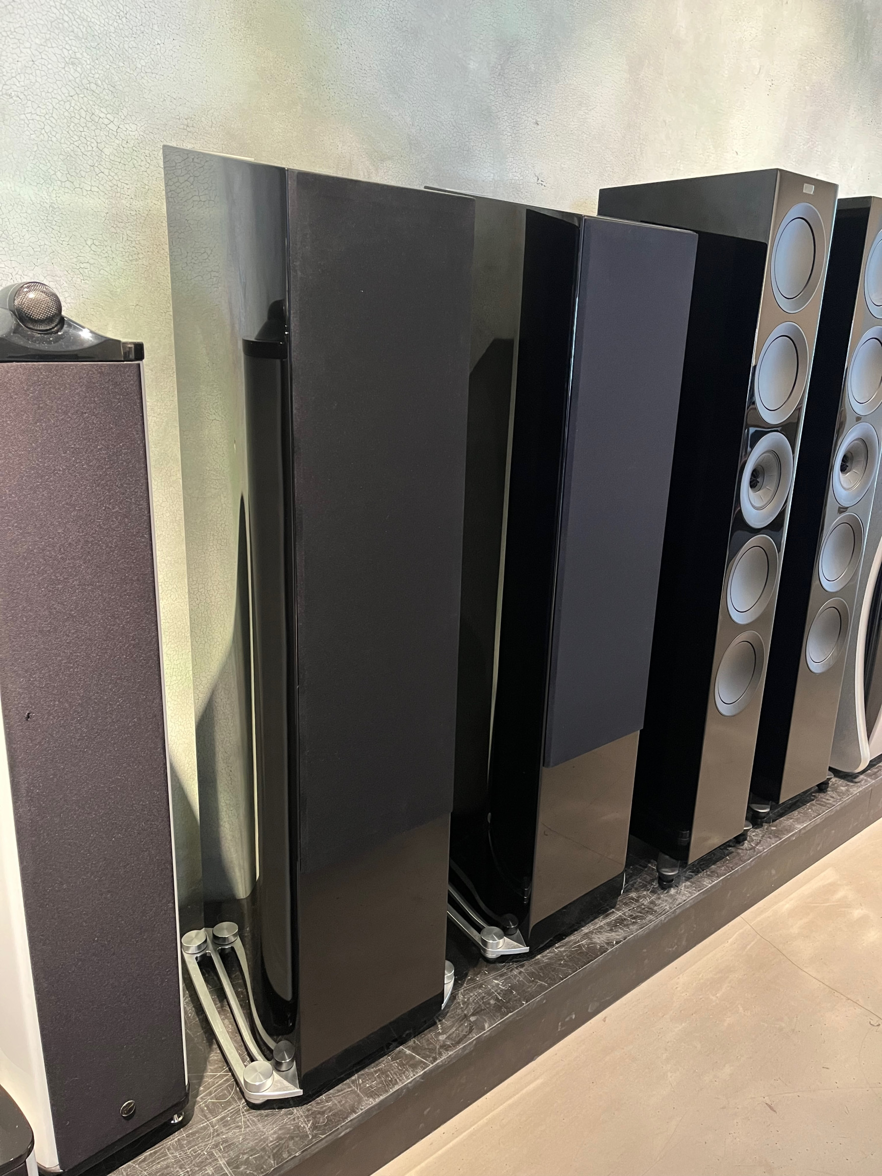 Auditorium Diverse Heco Celan Revolution 9 schwarz 217624 - 3
