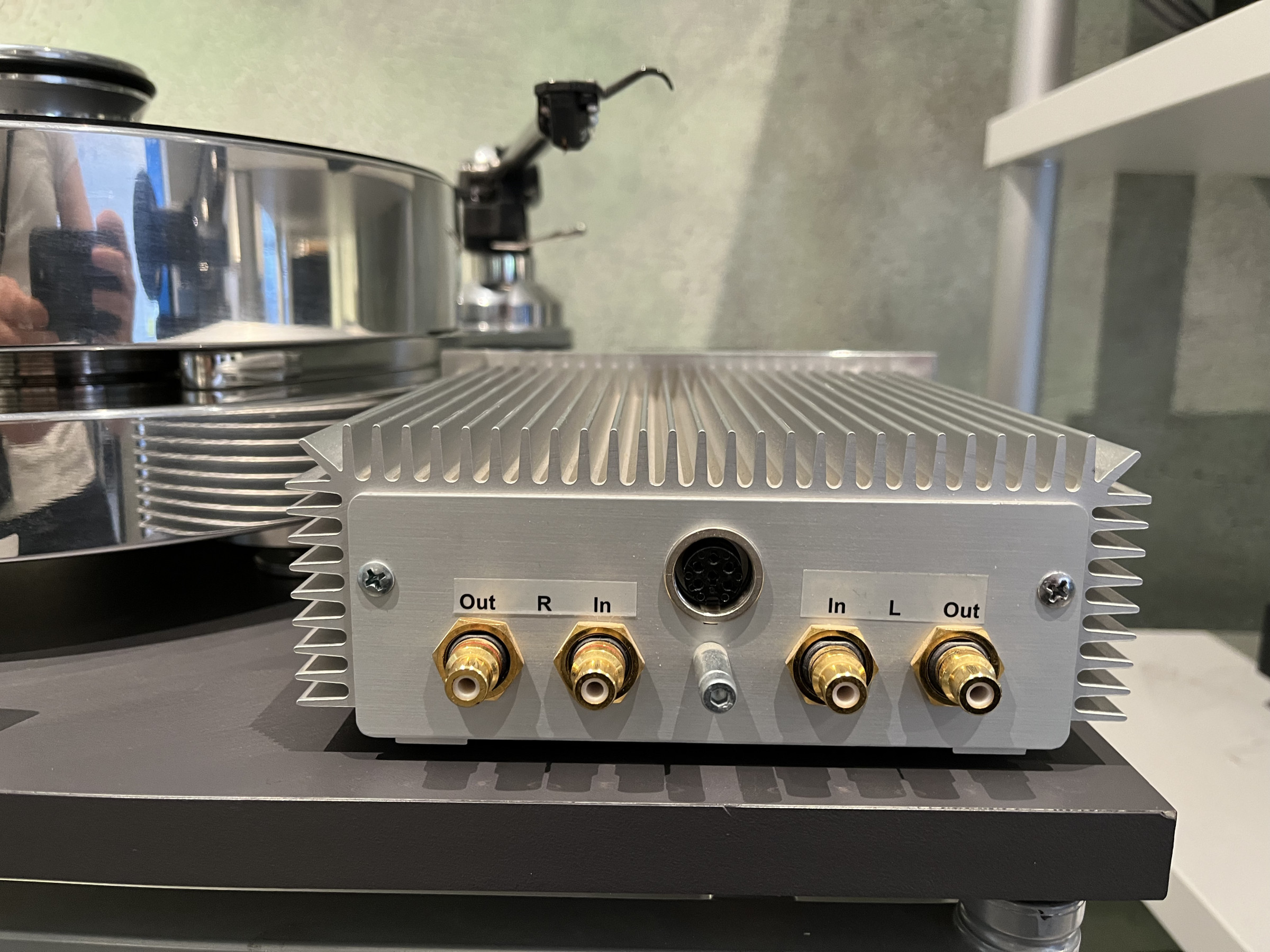 Auditorium Transrotor Fat Bob S mit Rega RB 880 & Phono Vorverstärker 216501 - 5