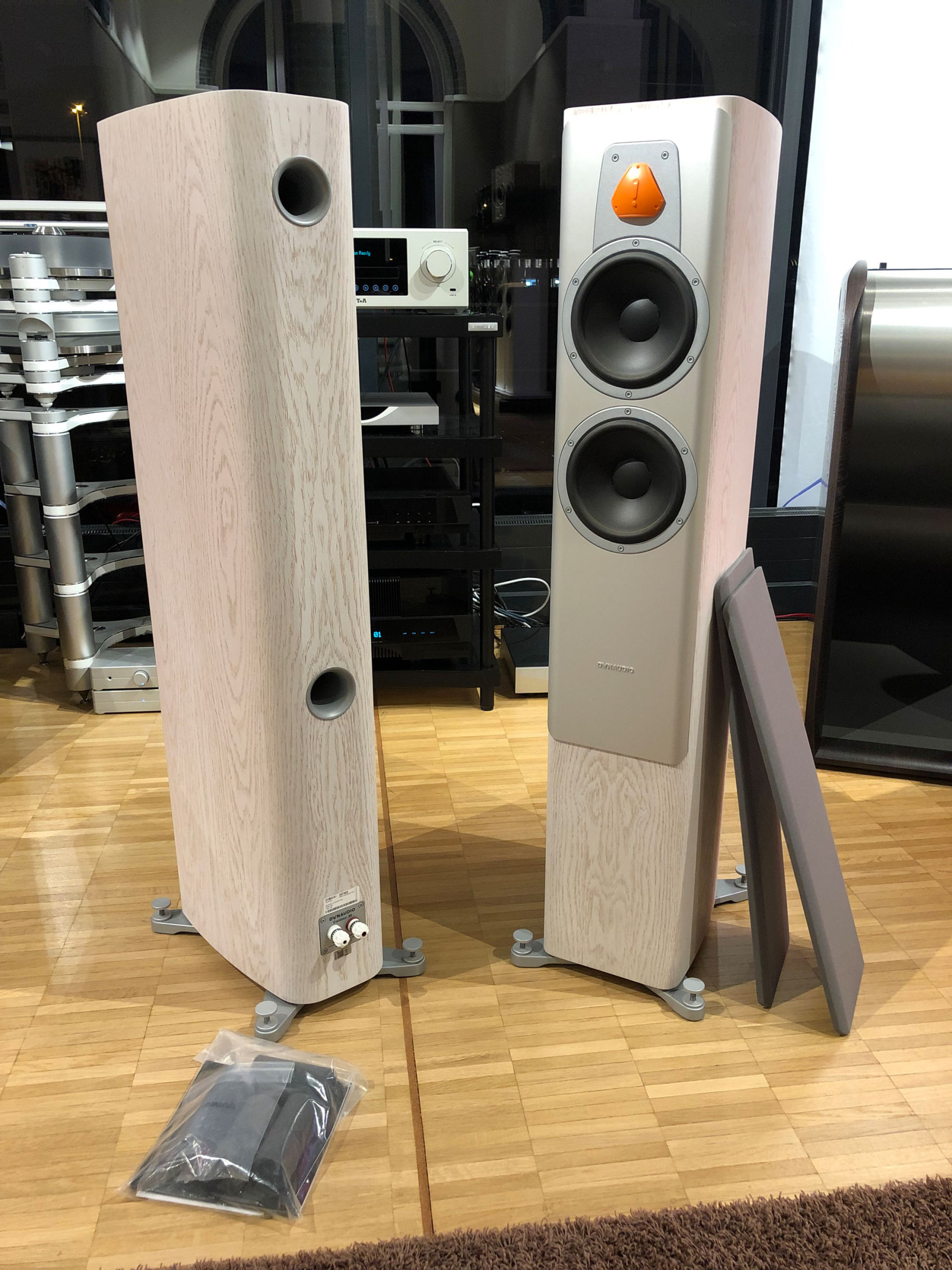 Auditorium Dynaudio Dynaudio Contour30 White Oak 297585 - 2