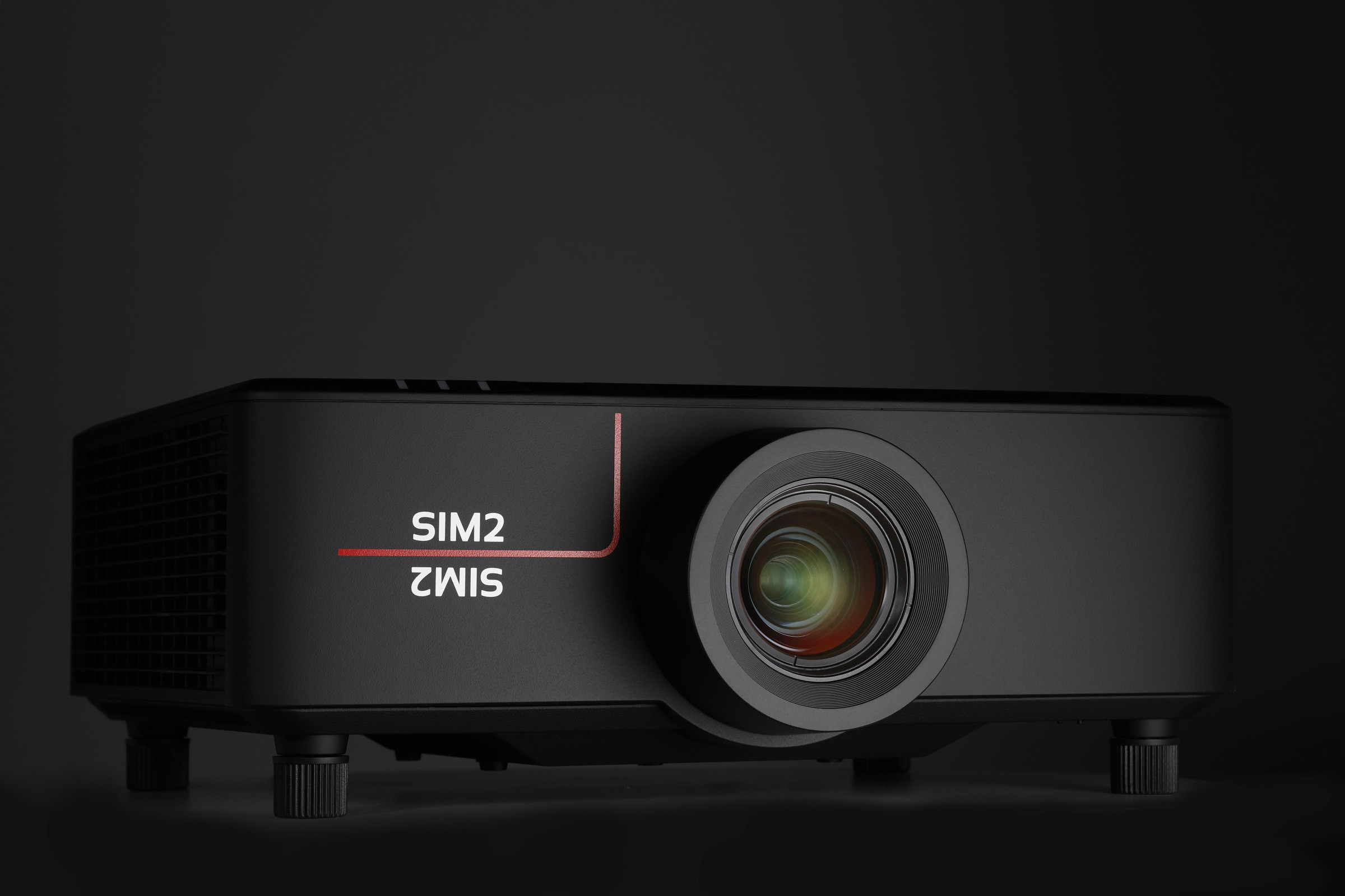 Auditorium SIM2 Projektoren UltraNero 4 4K DLP-Videoprojektor 209208 - 4